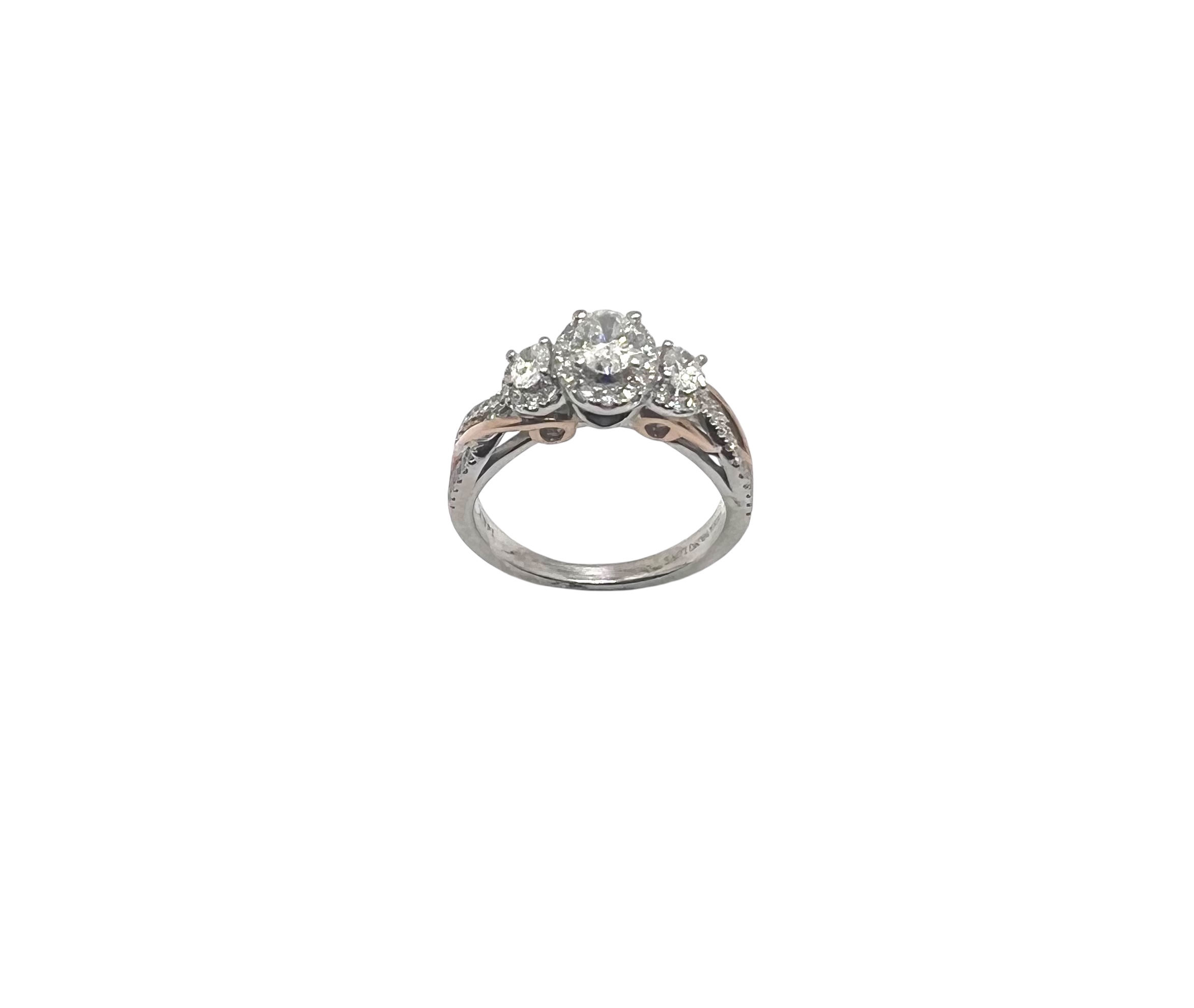 14k 3 Stone Oval Center